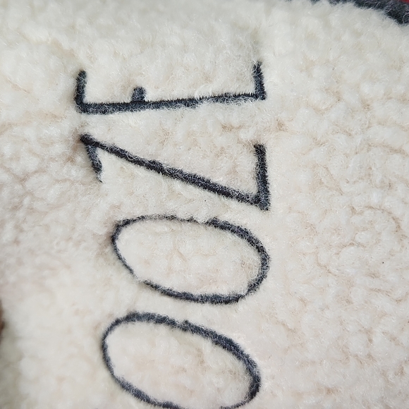 RAE DUNN Sherpa-style Fleece SNOOZE Slip-on Mule Slippers (S) - Picture 4 of 8